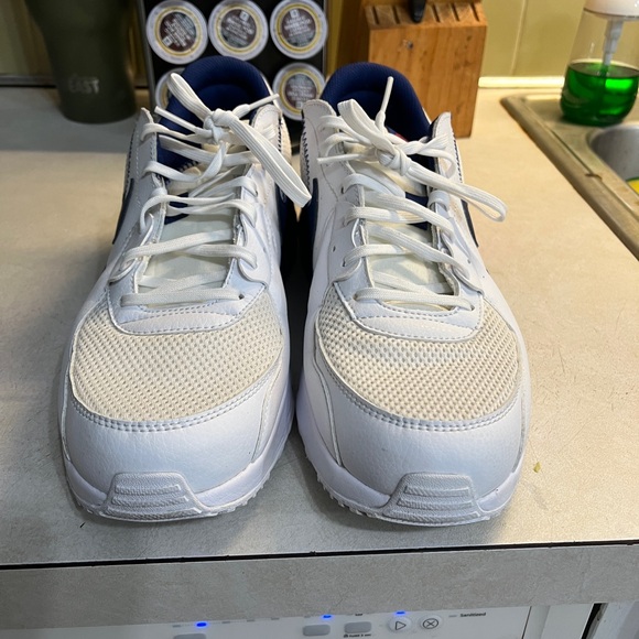 Nike Air Max White and Navy Sneakers - Picture 6 of 6